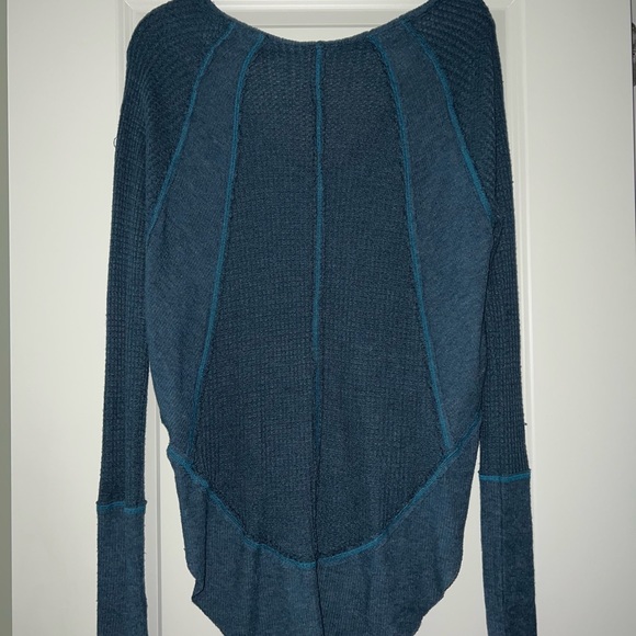 Dark blue free people flowy long sleeve. - Picture 2 of 3